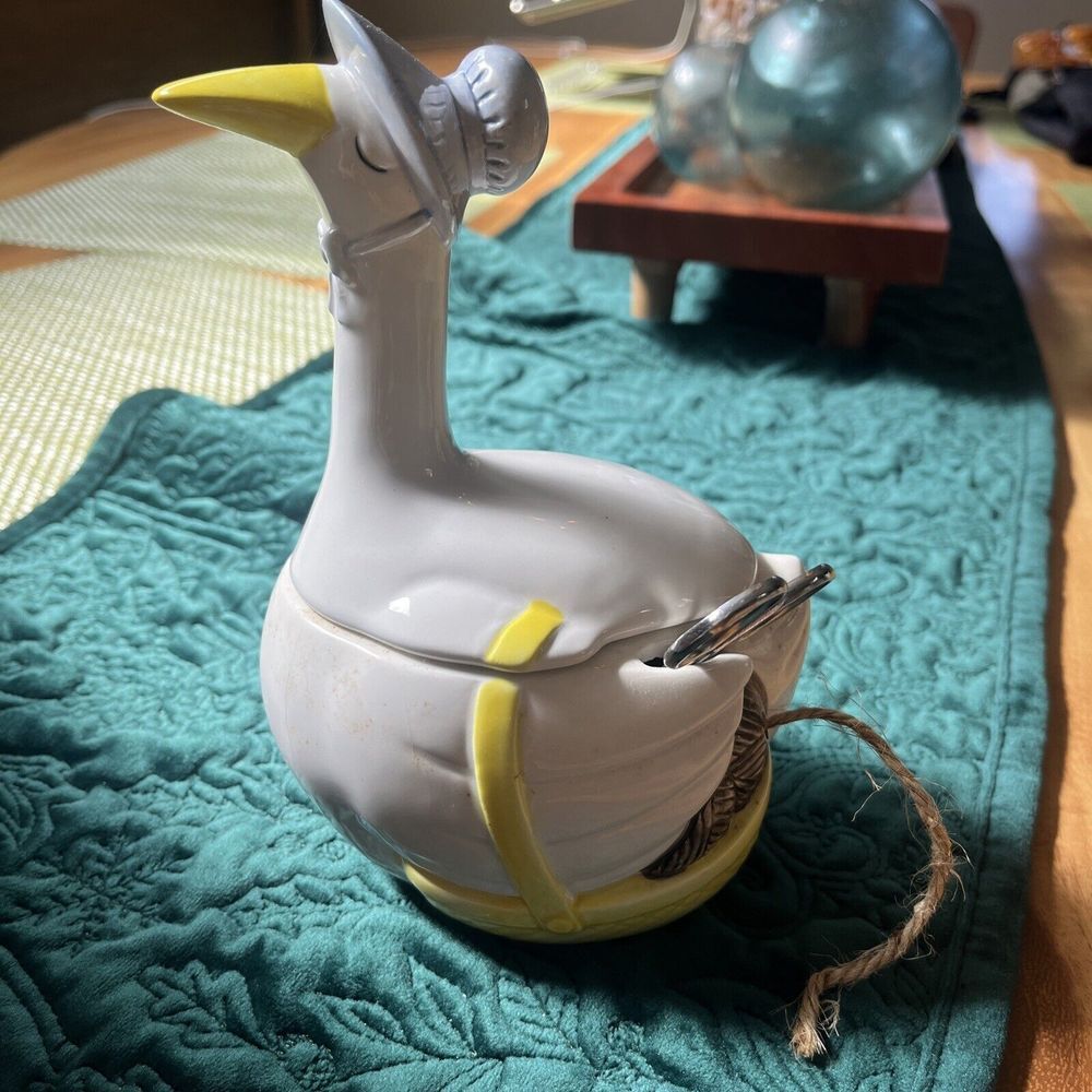 Vtg Porcelain Mother Goose Craft Holder Animal Knitting FF‎ Japan